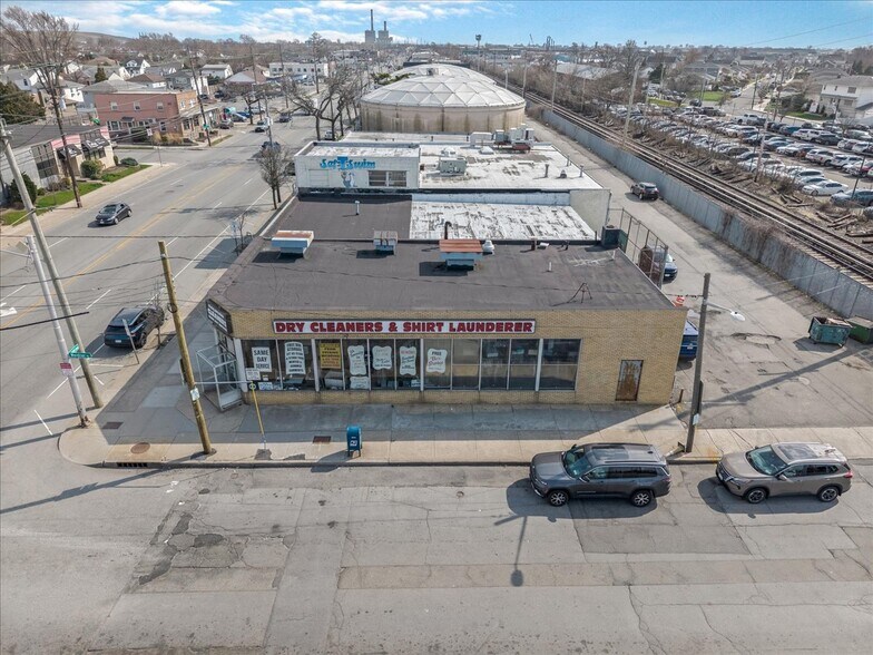 More Photos Of 3180 Lawson Blvd, Oceanside Storefront For Sale