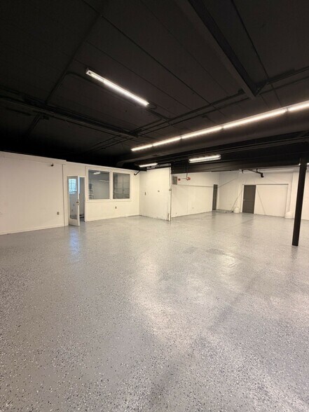 More Photos Of 11 Front St, Weymouth Office Residential For Lease