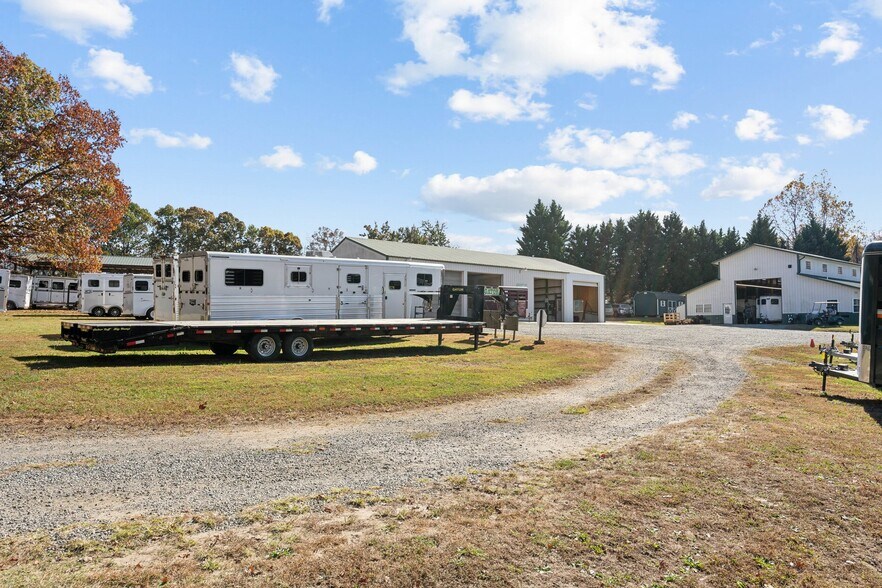 More Photos Of 9932 Seminole Trl, Ruckersville Auto Dealership For Sale