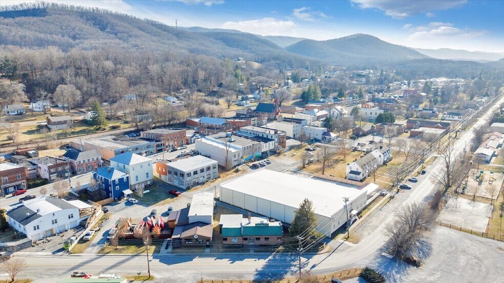 More Photos Of 630 Lowe St, Buchanan Restaurant For Sale