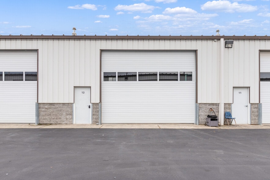 More Photos Of 1985 Alpine Way, Bellingham Warehouse For Sale