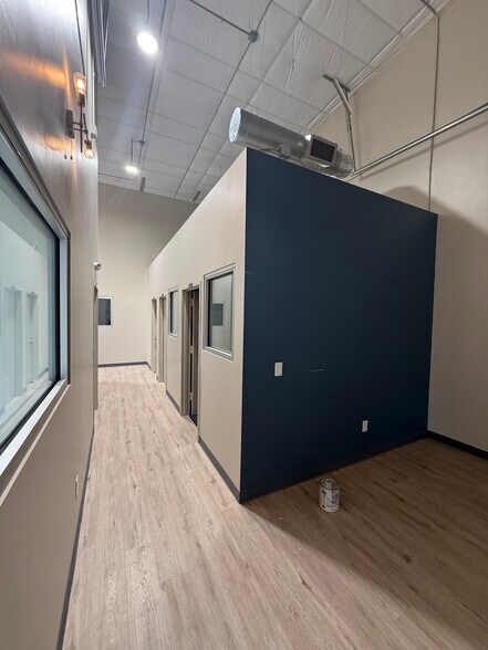 More Photos Of 18107 Longenbaugh, Cypress Showroom For Lease