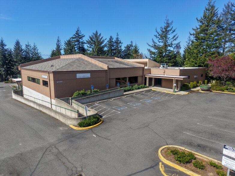 More Photos Of 2699 N 17th St, Coos Bay Medical For Sale