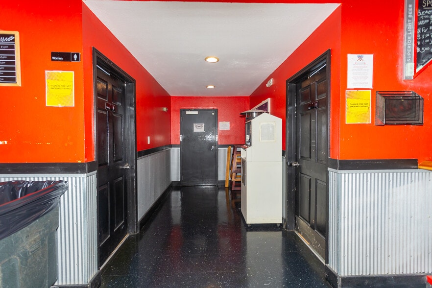 More Photos Of 7045 US Highway 61 67, Barnhart Restaurant For Sale