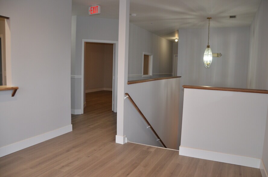 More Photos Of 510 Collins St, Joliet Unknown For Lease