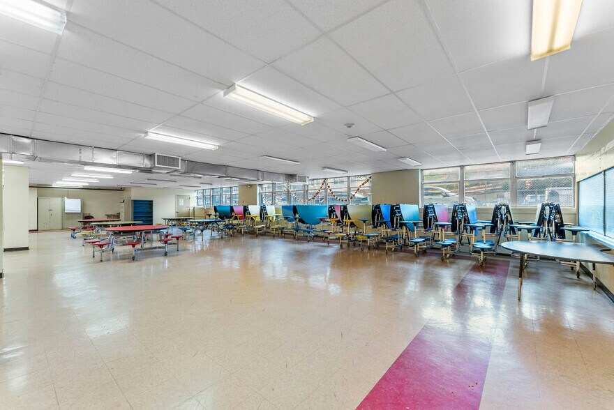 More Photos Of 211-221 3rd St, Passaic Schools For Lease