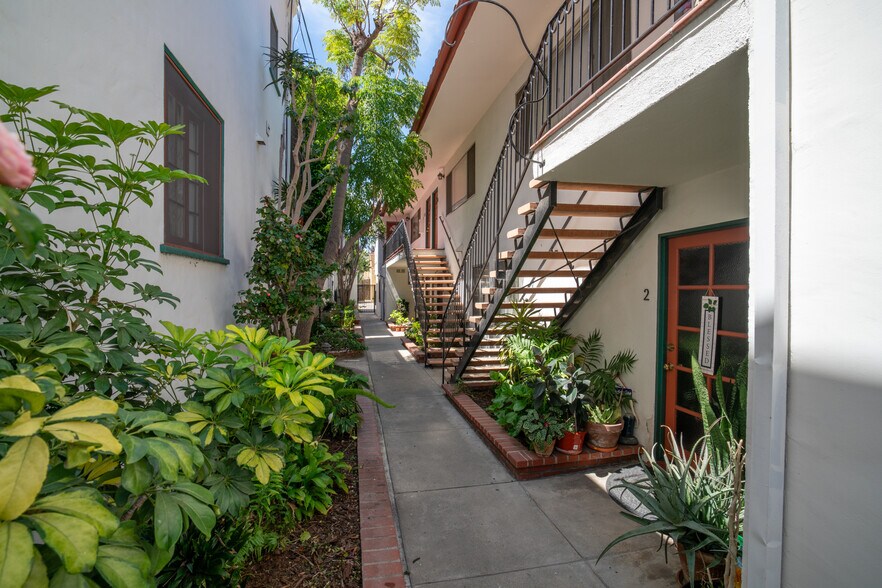 More Photos Of 825 Roswell Ave, Long Beach Apartments For Sale