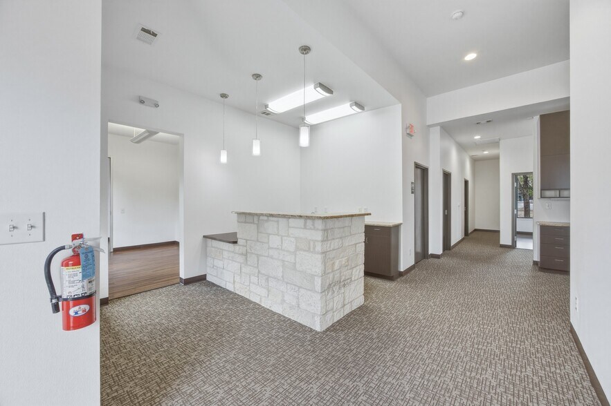 More Photos Of 12171 W Parmer Ln, Cedar Park Medical For Lease