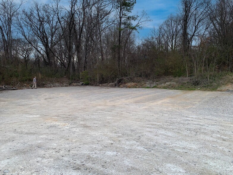 More Photos Of 909 Broad St, Cookeville Land For Lease