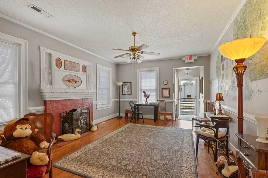 More Photos Of 310 S Clinton Ave, Dunn Medical For Sale