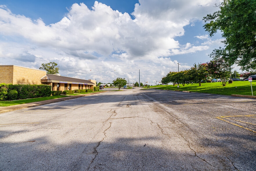 More Photos Of 4800 NE Stallings Dr, Nacogdoches Medical For Lease