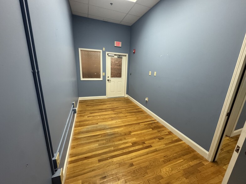 More Photos Of 236 W Main St, Danville Office For Lease