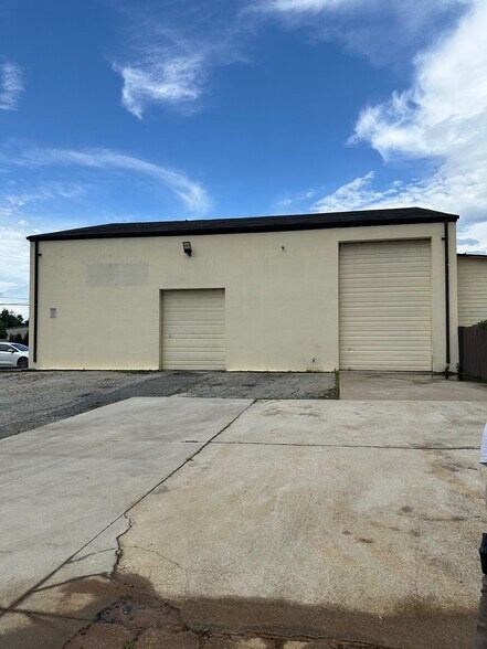More Photos Of 4155 Arcadia Industrial Cir, Lilburn Warehouse For Sale
