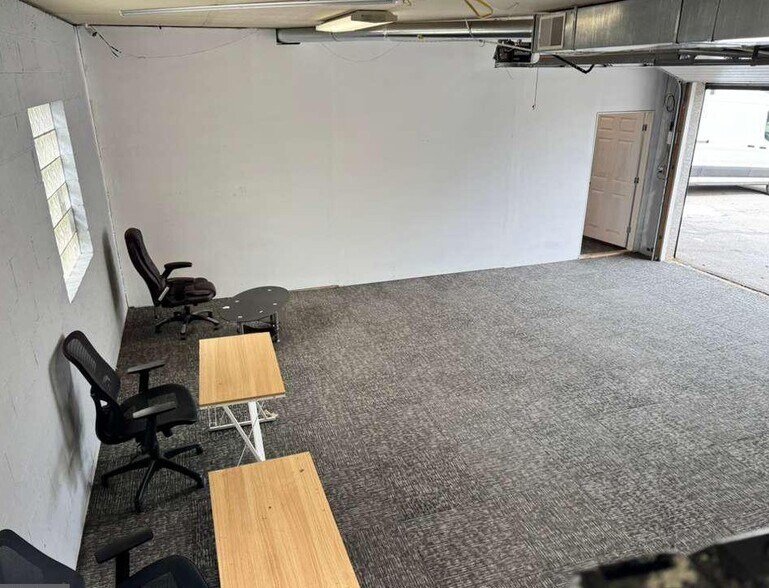 More Photos Of 250 E Cleveland Ave, Norwood Light Distribution For Sale