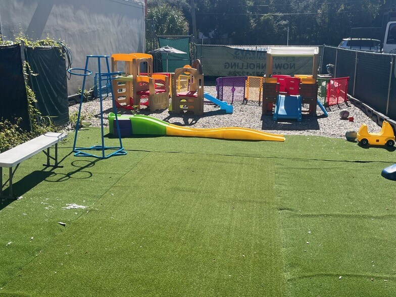 More Photos Of 1329 E Altamonte Dr, Altamonte Springs Daycare Center For Lease