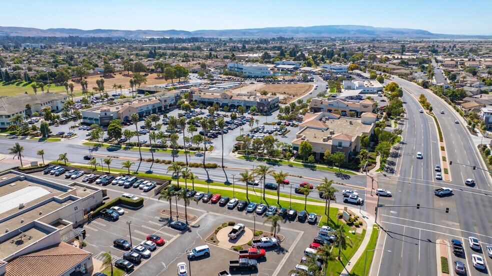 More Photos Of 550 E Betteravia Rd, Santa Maria Freestanding For Lease