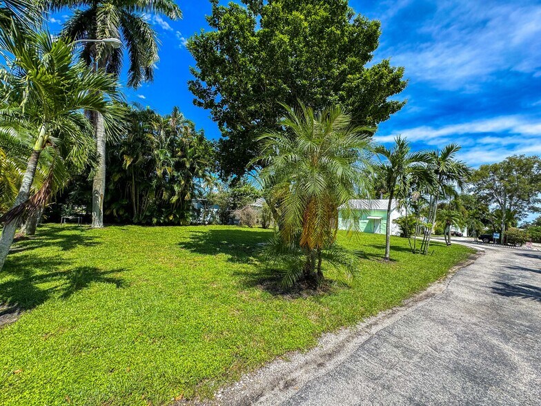 More Photos Of 3790 Gulfstream Rd, Palm Springs Apartments For Sale