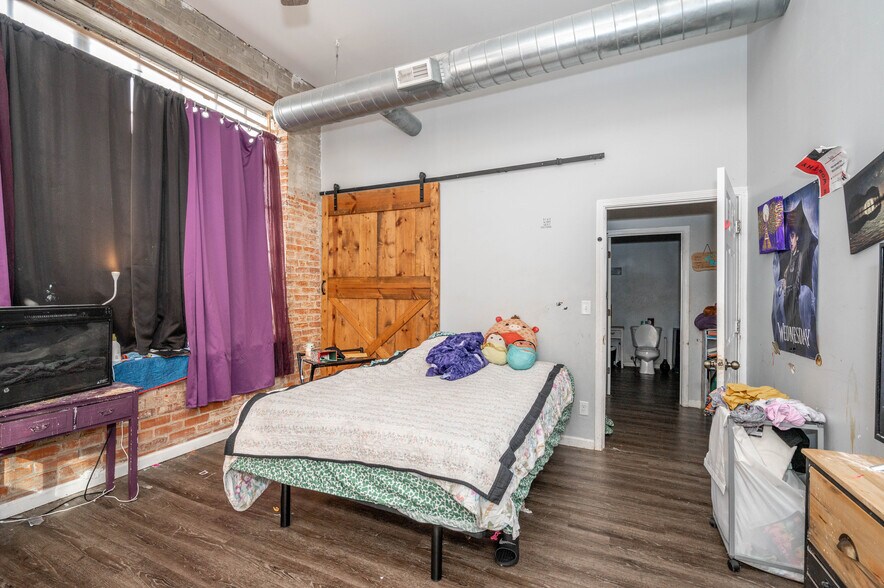 More Photos Of 1514 Kinney Ave, Cincinnati Warehouse For Sale