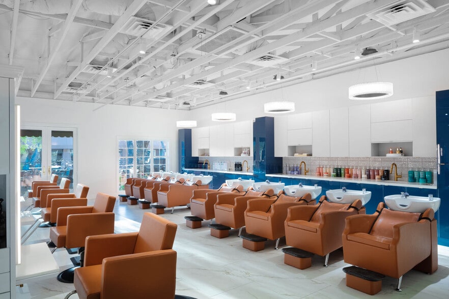 More Photos Of 7045 E 3rd Ave, Scottsdale Freestanding For Lease