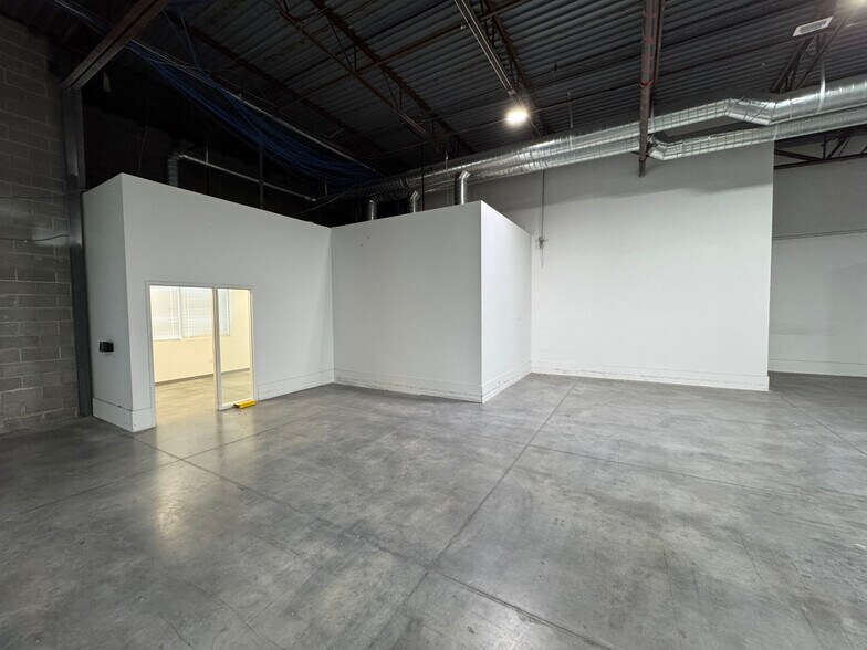 More Photos Of 1825 W Research Way, Salt Lake City Warehouse For Lease
