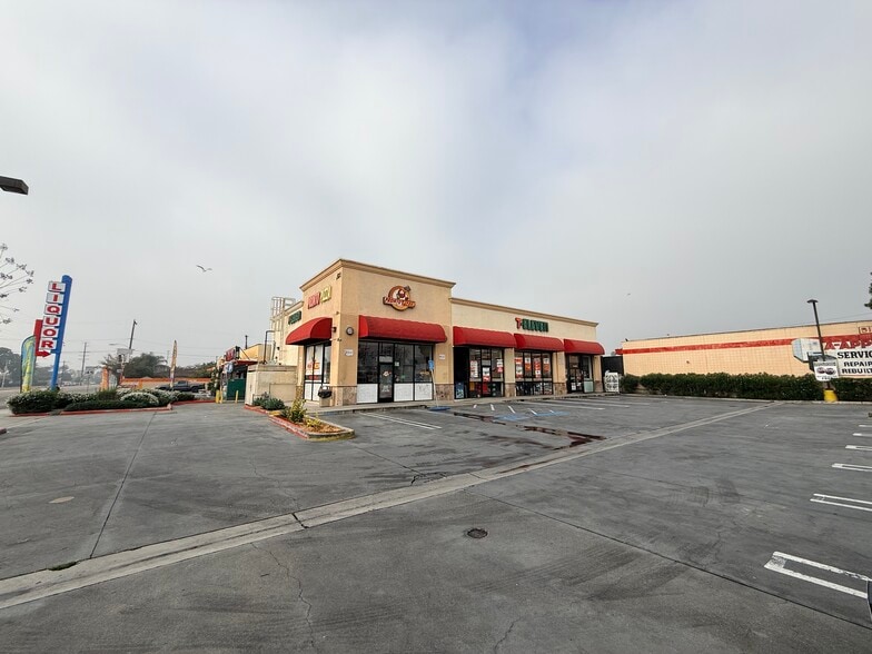 More Photos Of 861 N Sunset Ave, La Puente Storefront For Lease