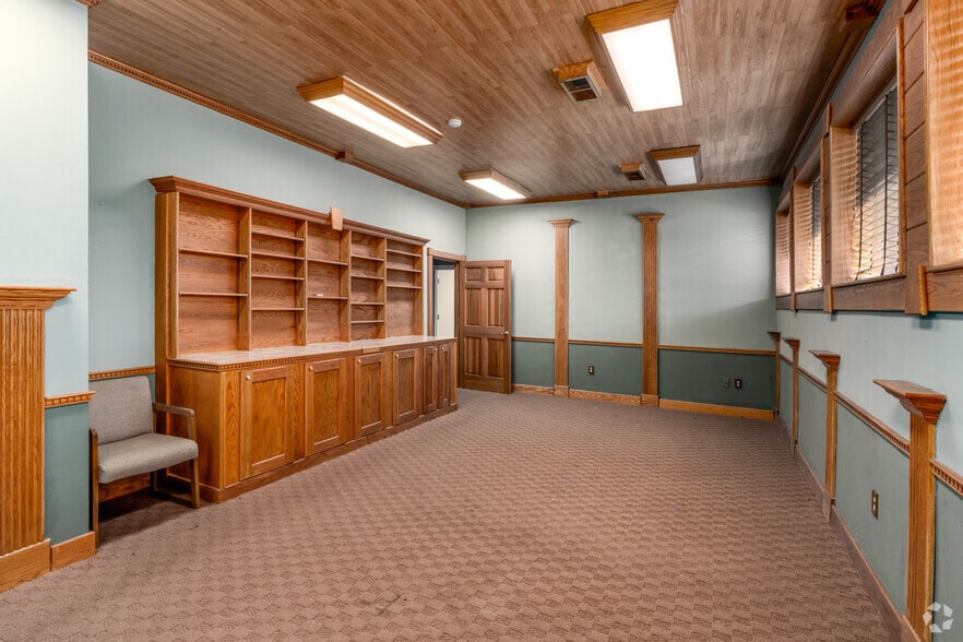 More Photos Of 2 Woodcross Dr, Columbia Medical For Sale