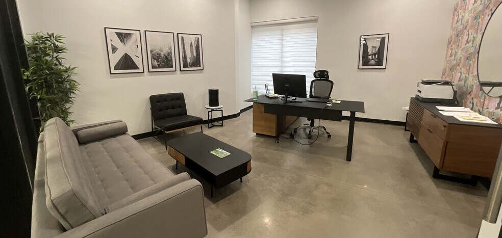 More Photos Of 10031 E Dynamite Blvd, Scottsdale Office For Sale