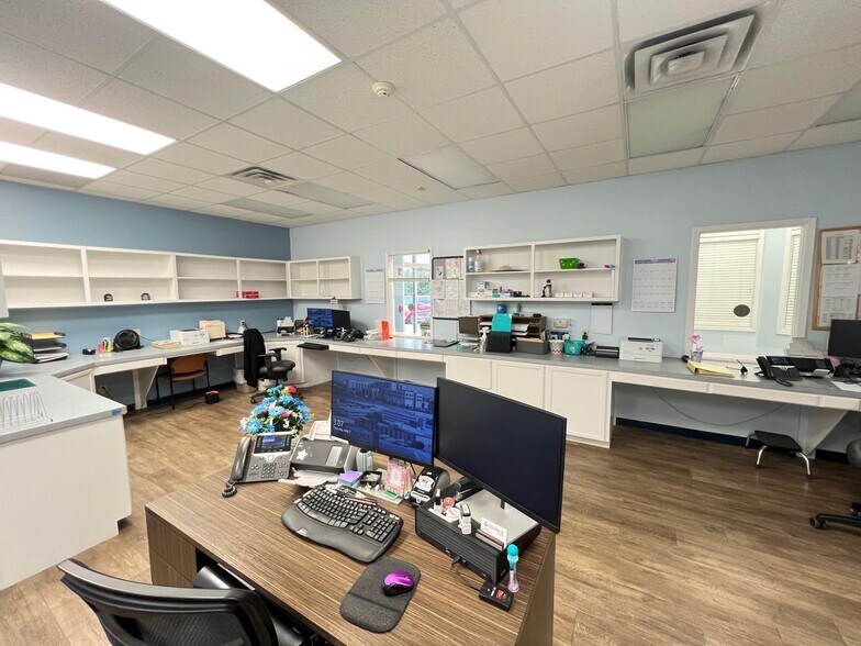 More Photos Of 2005 US-183, Early Healthcare For Sale