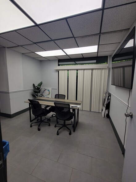 More Photos Of 2121 Corporate Square Blvd, Jacksonville Office For Lease