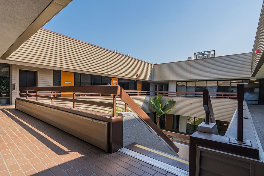 More Photos Of 20 E Foothill Blvd, Arcadia Loft Creative Space For Lease