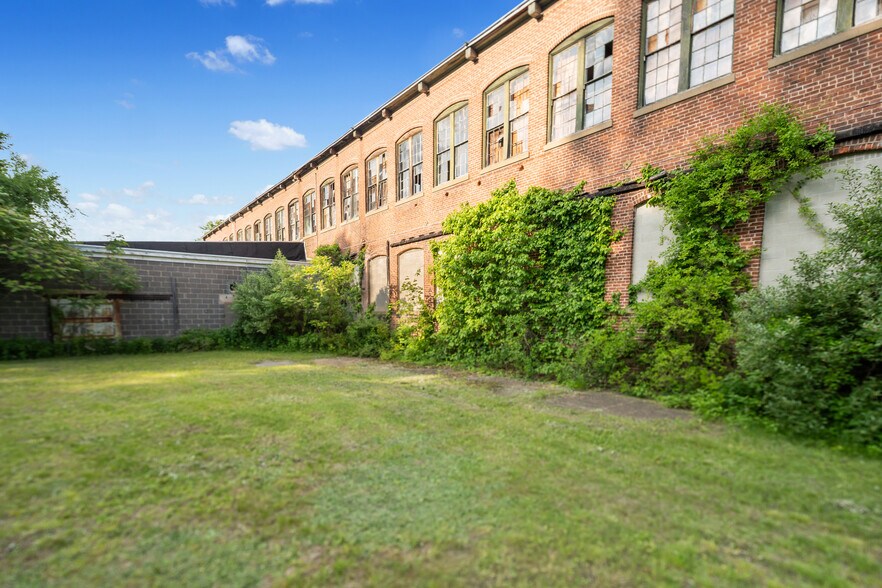 More Photos Of 277 E Main St, East Brookfield Warehouse For Sale