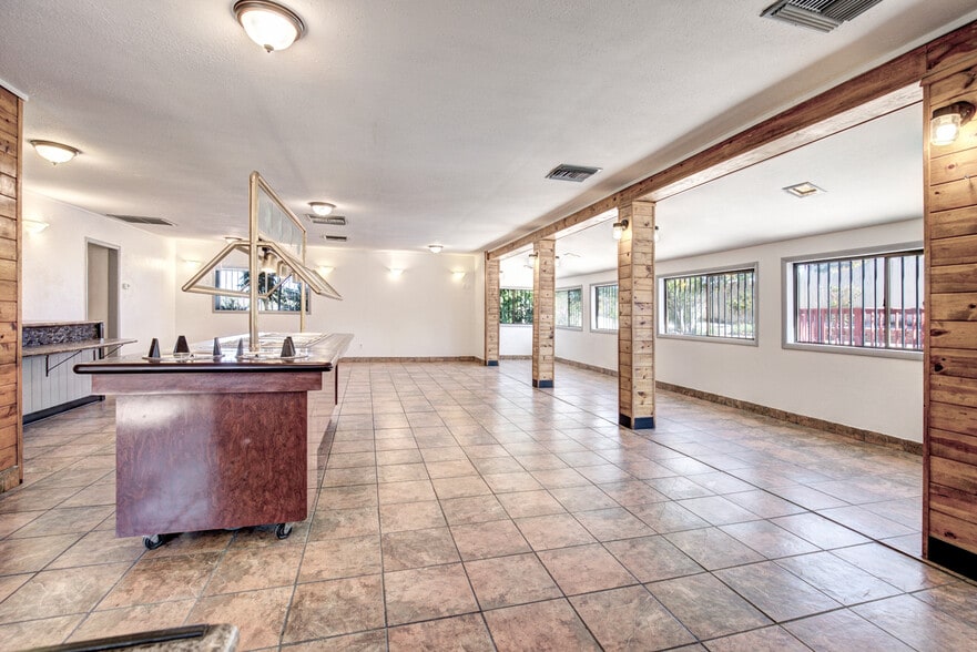 More Photos Of 1200 S Beeline Hwy, Payson General Retail For Sale