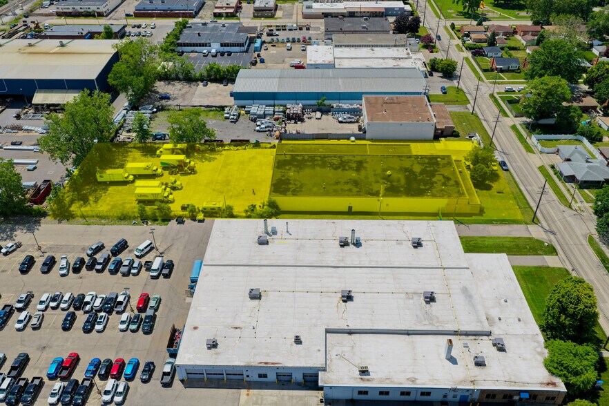 More Photos Of 25215 Glendale St, Redford Township Warehouse For Lease