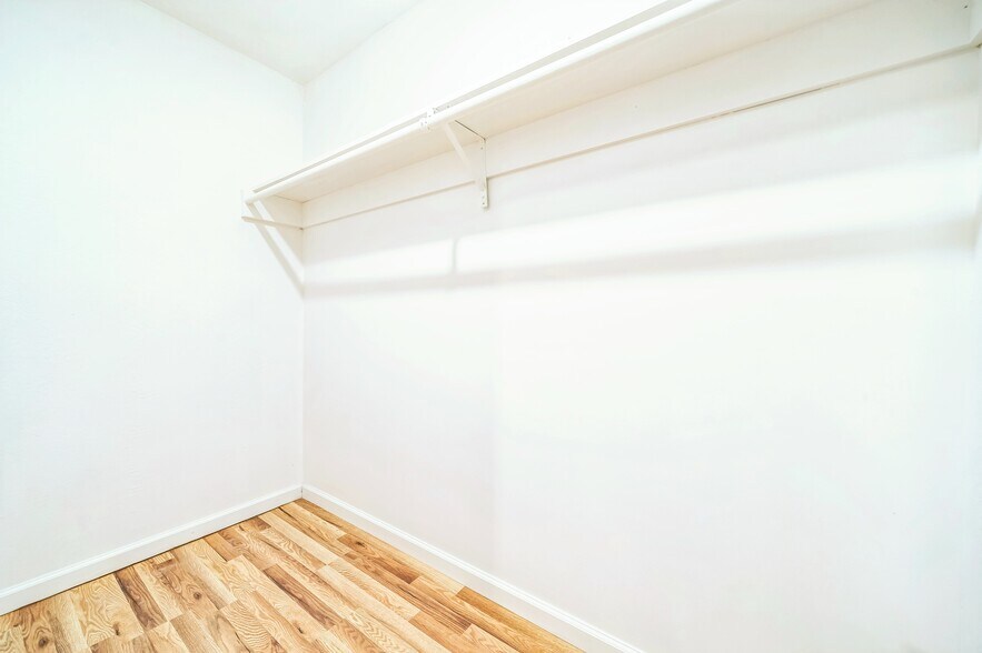 More Photos Of 823 Webster St, Oakland Storefront Retail Residential For Sale