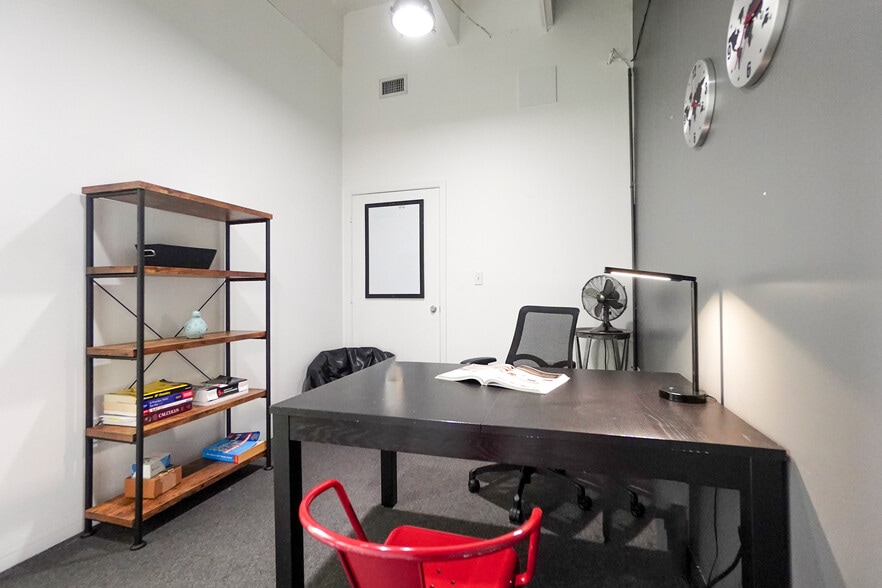 More Photos Of 1016 Clare Ave, West Palm Beach Service For Lease