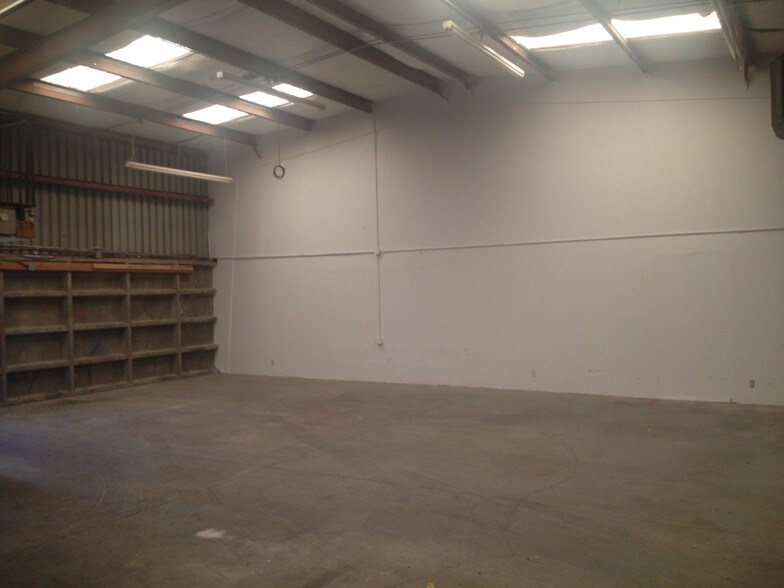 More Photos Of 3977 W Oquendo Rd, Las Vegas Warehouse For Lease