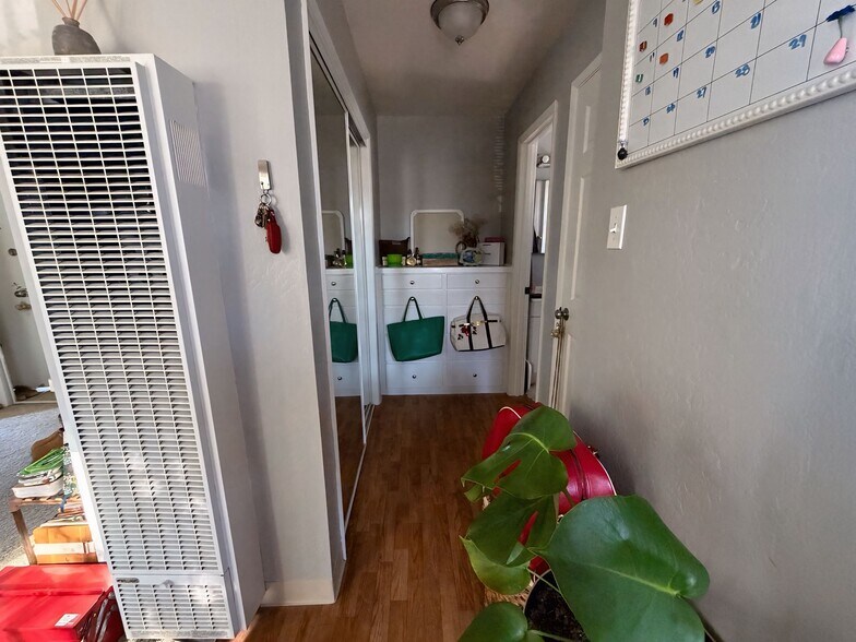 More Photos Of 19 E 41st Pl, San Mateo Apartments For Sale