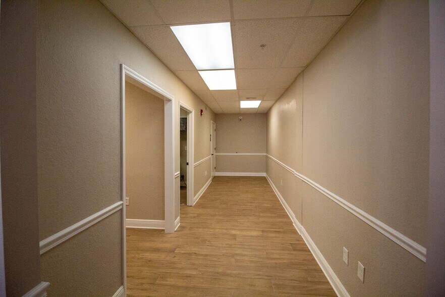 More Photos Of 121 E Marion Ave, Punta Gorda Storefront Retail Office For Sale