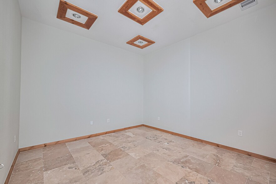 More Photos Of 25329 Budde Rd, The Woodlands Medical For Sale