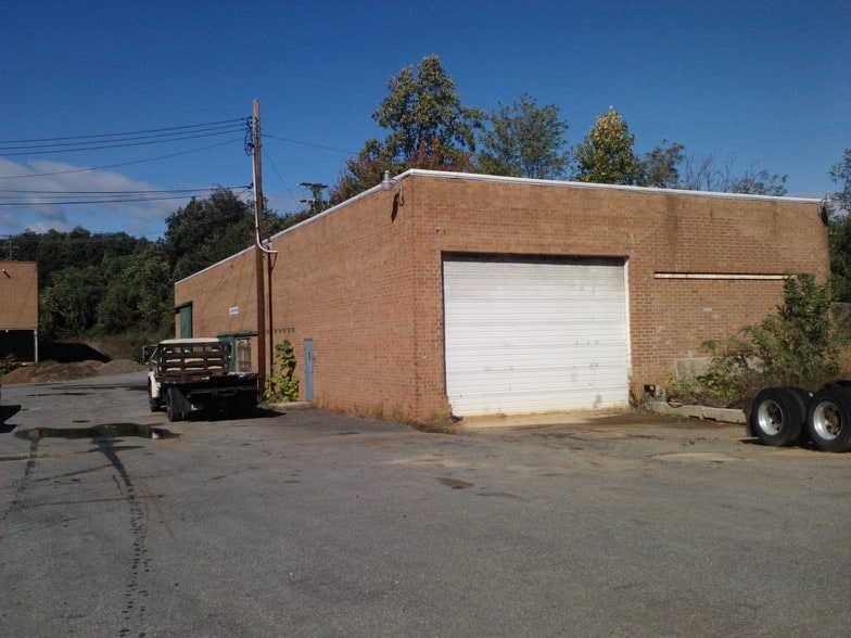 More Photos Of 850 Hooker St, Martinsville Manufacturing For Sale