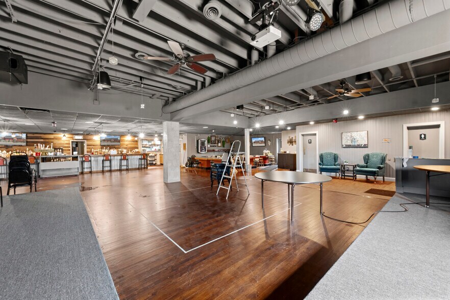 More Photos Of 1090 Rochester Rd, Troy Restaurant For Sale