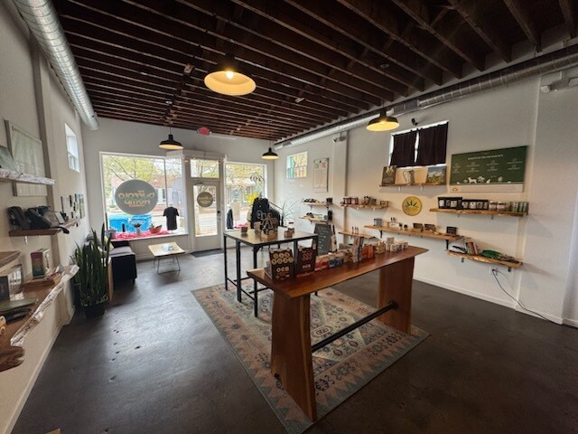 More Photos Of 1110 Main St SW, Roanoke Storefront For Sale