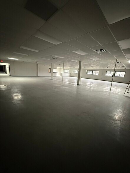 More Photos Of 7200 Nineteen Mile Rd, Sterling Heights Light Manufacturing For Lease