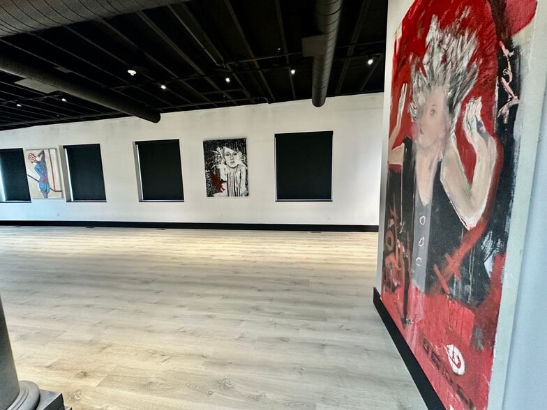 More Photos Of 169 W Putnam Ave, Greenwich Freestanding For Lease