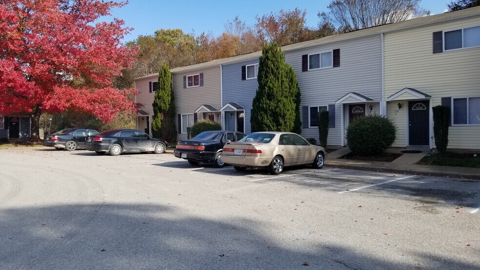 More Photos Of 156 Delmar Ln, Newport News Apartments For Sale