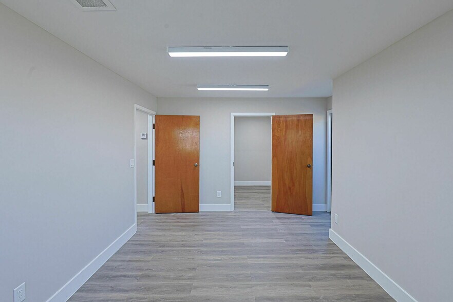 More Photos Of 1906 Warm Springs Rd, Columbus Medical For Sale