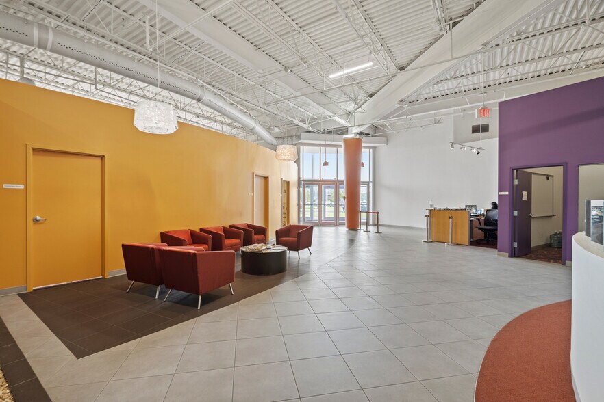 More Photos Of 2701 Alex Lee Blvd, Florence Office For Lease