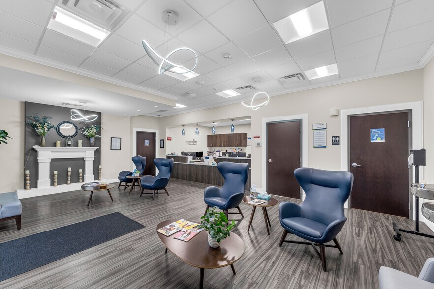 More Photos Of 4425 W 1st St, Sanford Medical For Lease
