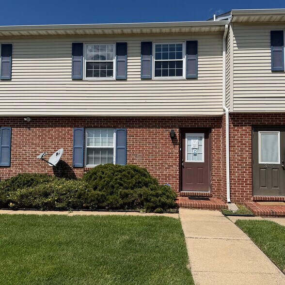 Primary Photo Of 375-385 W North St, Dover Office For Sale