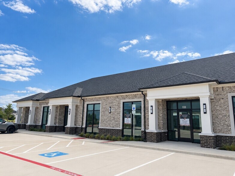 More Photos Of 1630 W Prosper Trl, Prosper Unknown For Lease
